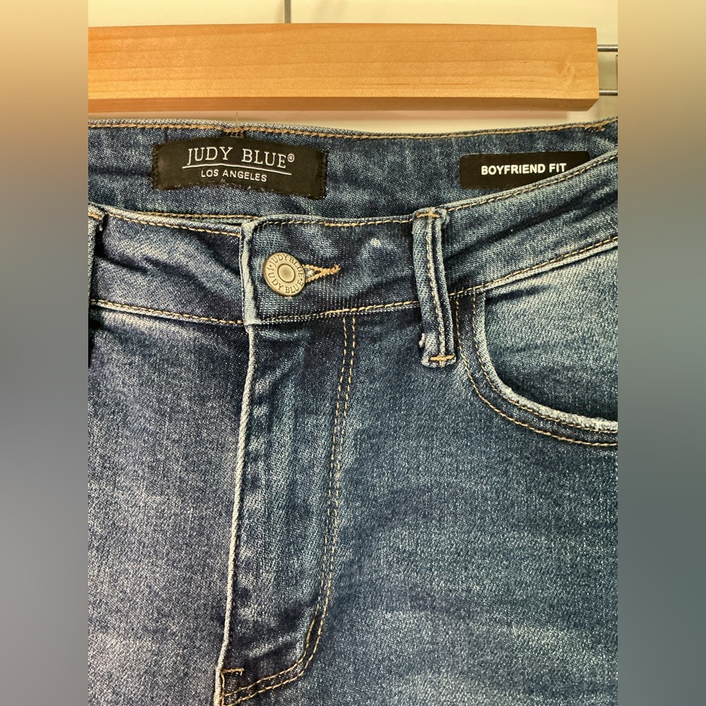 Judy Blue Women’s Boyfriend Fit Queen of Hearts Jeans (Size 5/27) - Picture 6 of 11